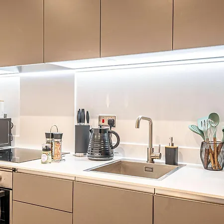 Centre 2br - Luxury With Private Terrace *