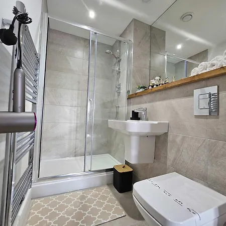 Centre 2br - Luxury With Private Terrace Διαμέρισμα Λιντς