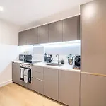 Centre 2br - Luxury With Private Terrace *