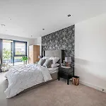 Centre 2br - Luxury With Private Terrace *