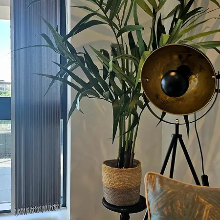 Centre 2br - Luxury With Private Terrace *
