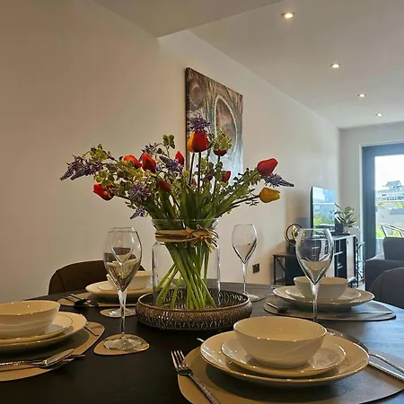 Centre 2br - Luxury With Private Terrace Apartment Leeds (West Yorkshire)