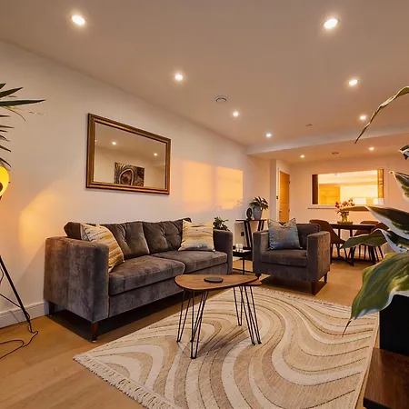Centre 2br - Luxury With Private Terrace *