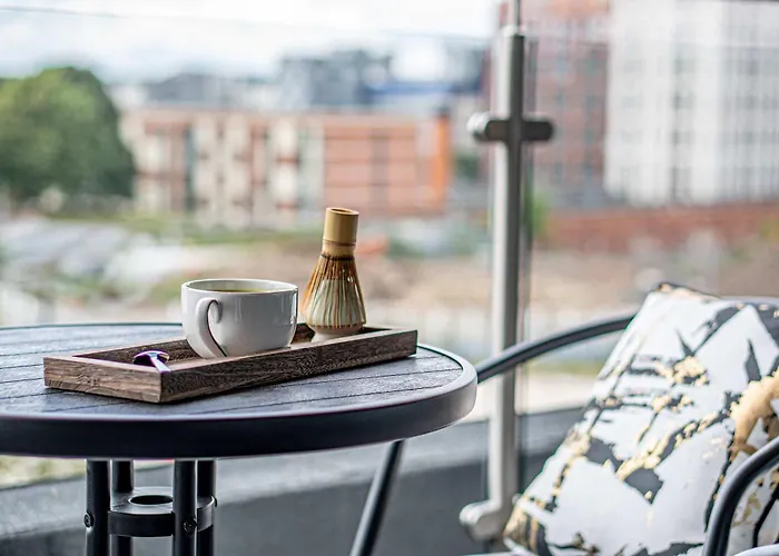 Centre 2br - Luxury With Private Terrace