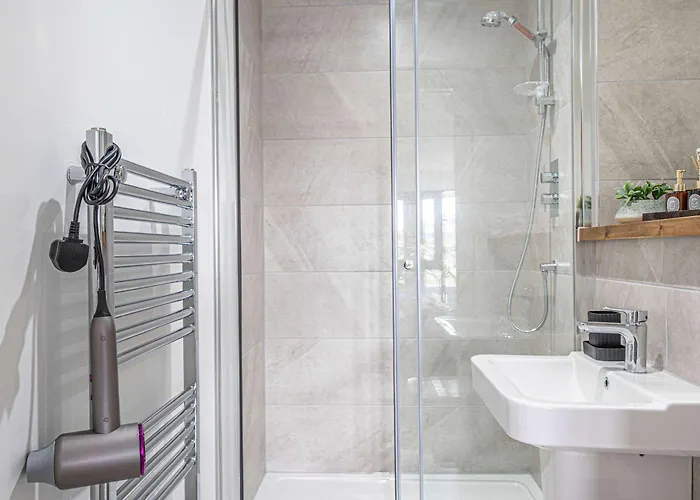 Centre 2br - Luxury With Private Terrace Apartment