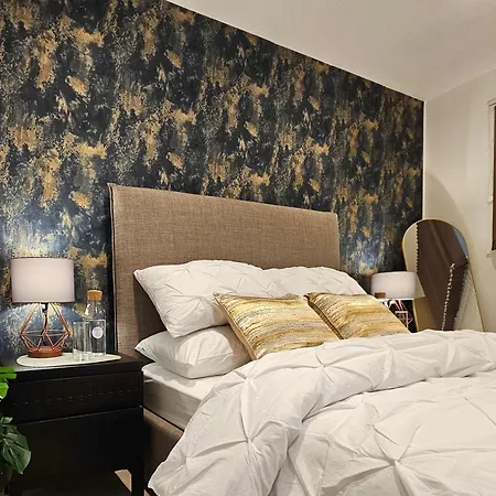 Centre 2br - Luxury With Private Terrace * 利兹