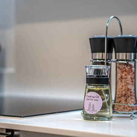 Centre 2br - Luxury With Private Terrace *