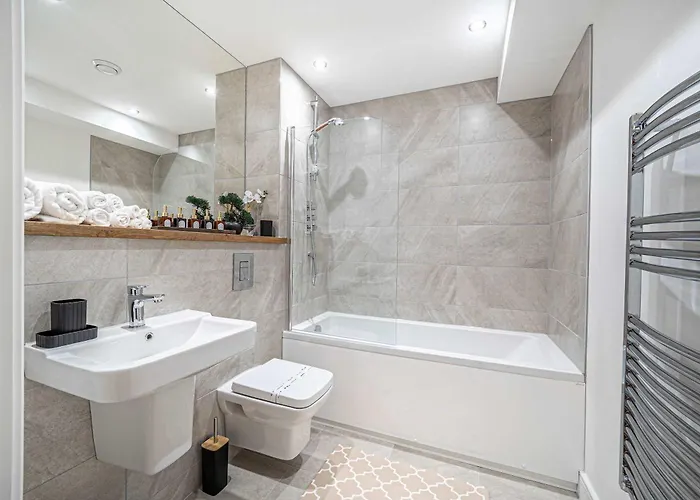 Centre 2br - Luxury With Private Terrace *